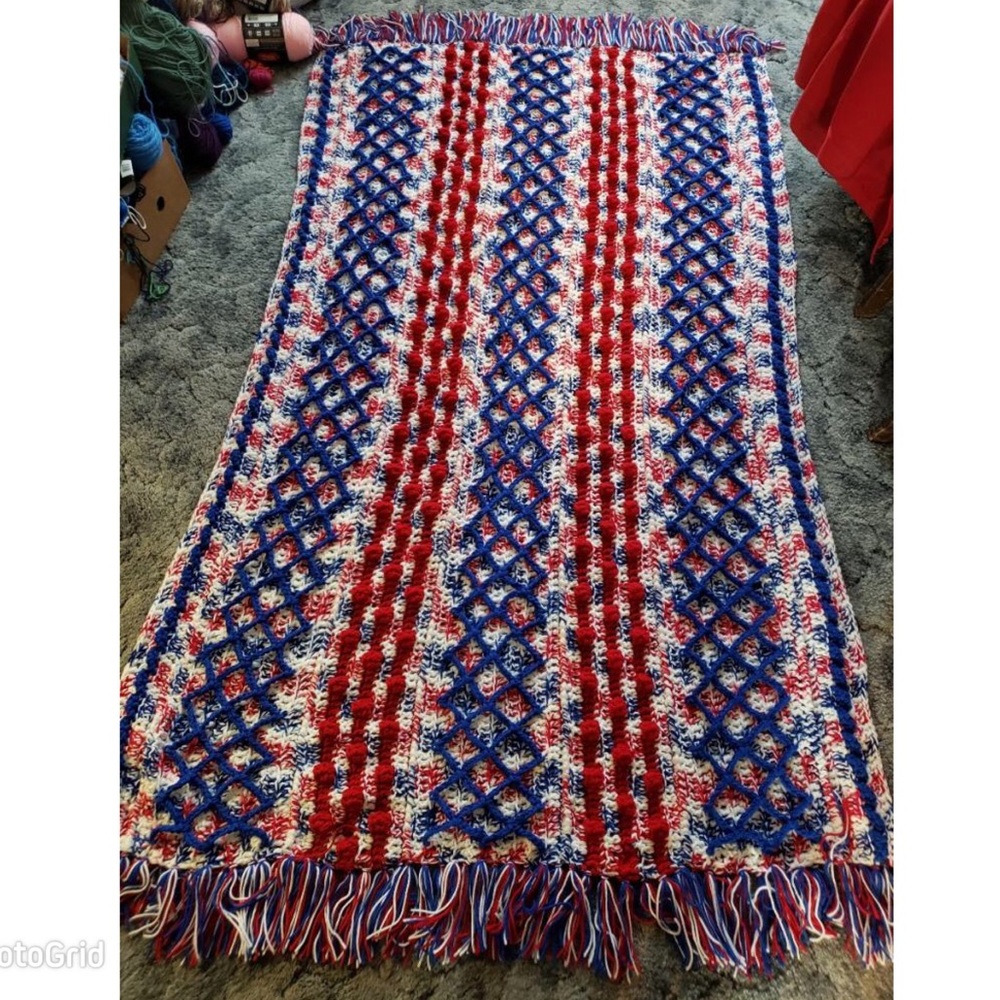 🇺🇸 Patriot Fisherman Style Afghan w/Fringe Hand Crocheted In Red, White & Blue